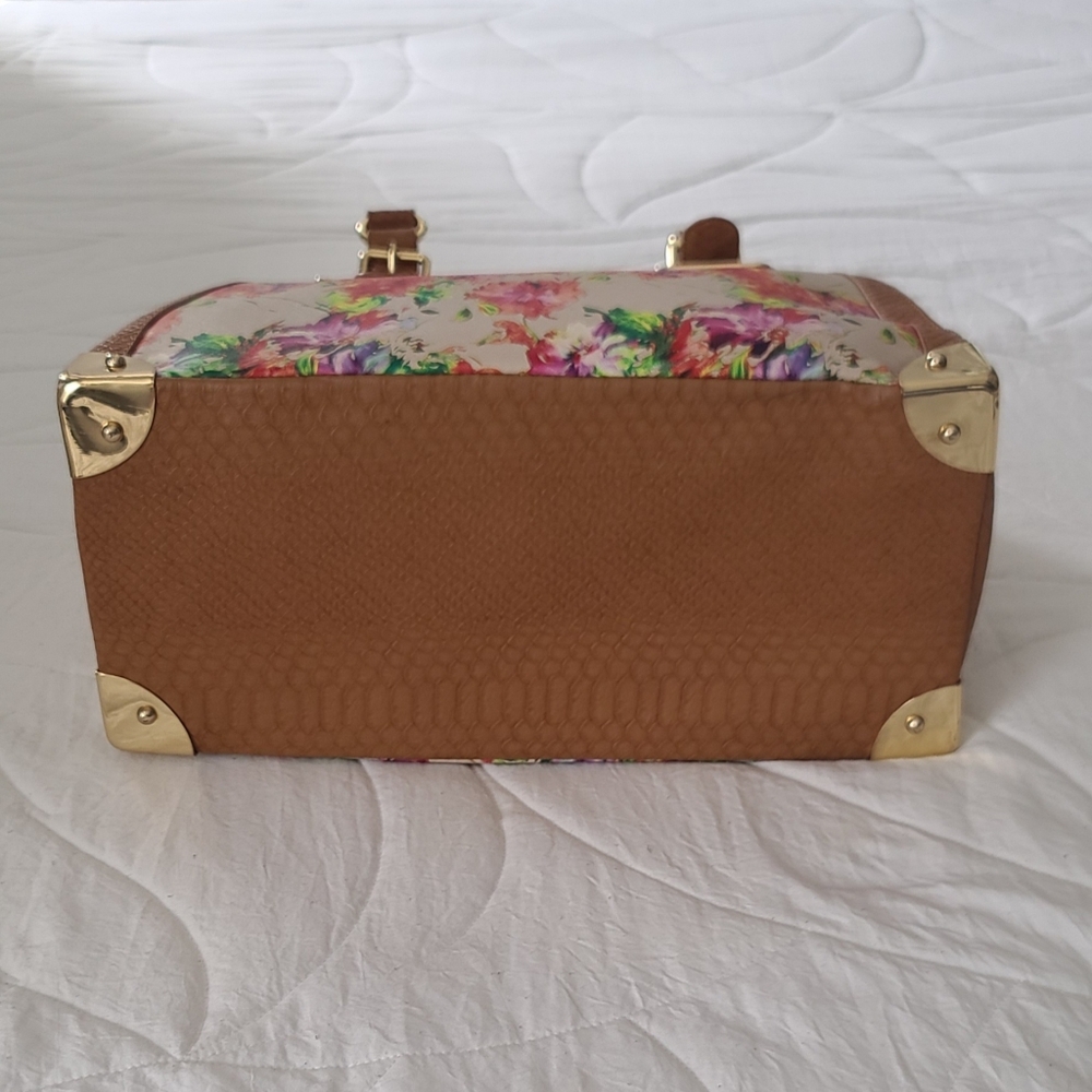 Multi-Color Floral Tote - Picture 4 of 6